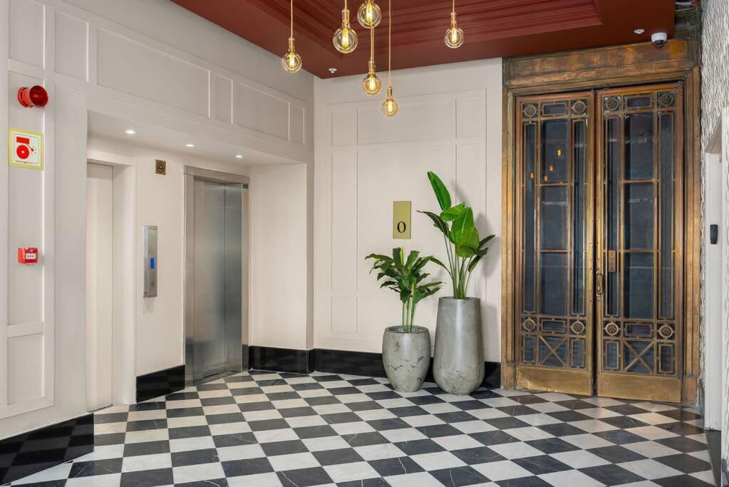 Appartement Urban Convenience In The Heart Of