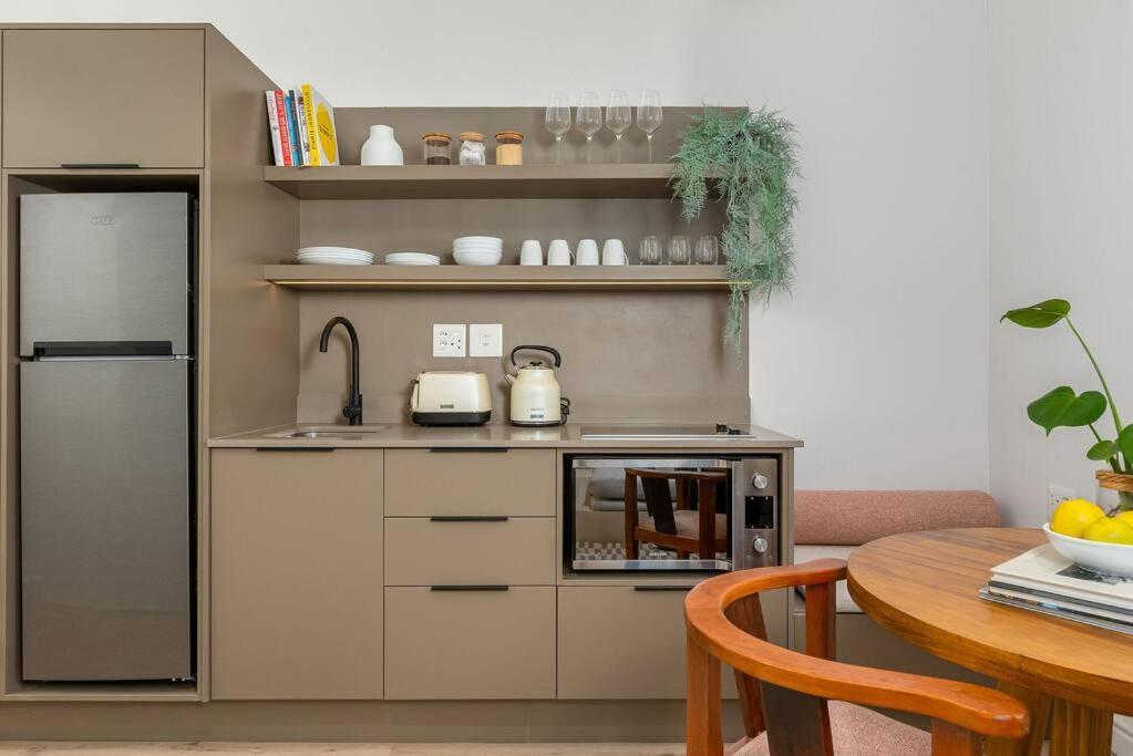 Appartement Urban Convenience In The Heart Of